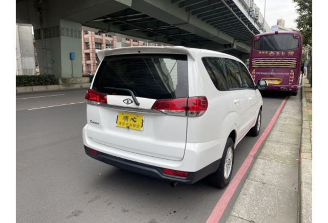 《原漆車 豪華型 SRSx2 定速 中央冷氣 僅駛3萬公里》【保證實車實照實價】  第12張相片