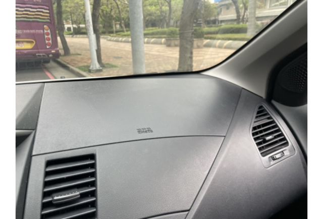 《原漆車 豪華型 SRSx2 定速 中央冷氣 僅駛3萬公里》【保證實車實照實價】  第14張相片