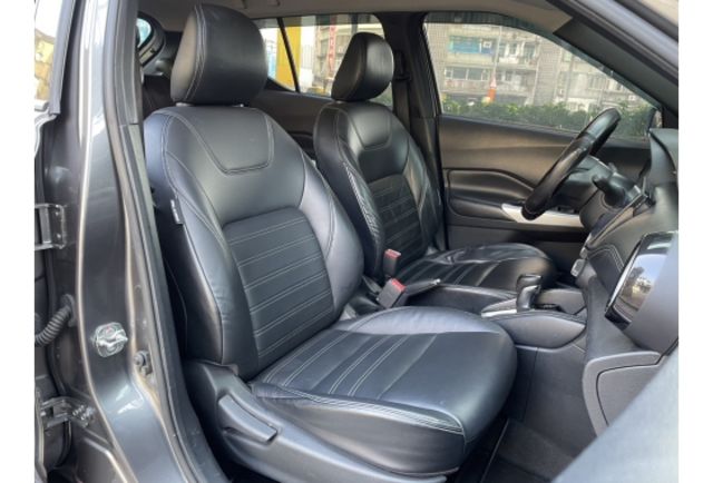 《原漆車 豪華型 SRSx6 安卓機 定速 恆溫》【保證實車實照實價】內外漂亮  第6張相片