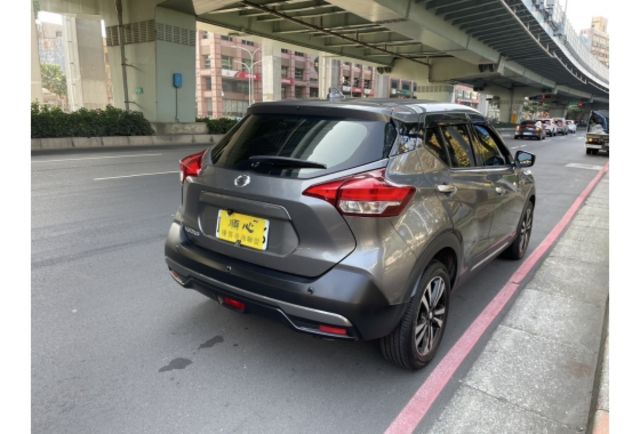 《原漆車 豪華型 SRSx6 安卓機 定速 恆溫》【保證實車實照實價】內外漂亮  第10張相片