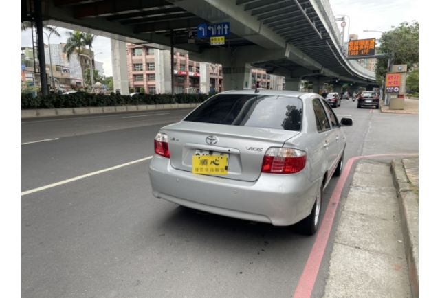 【保證實車實照實價 就賣6.8萬】《原漆車 經典型 黑內裝 皮椅》內外漂亮  第10張相片