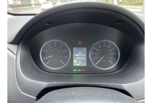 《原漆車 豪華型 SRSx2 皮椅 定速 中央冷氣 僅駛4萬多公里 原廠保養》【保證實車實照實價】如有不實~整輛車送給您  第2張相片