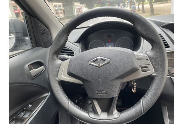 《原漆車 豪華型 SRSx2 皮椅 定速 中央冷氣 僅駛4萬多公里 原廠保養》【保證實車實照實價】如有不實~整輛車送給您  第12張相片