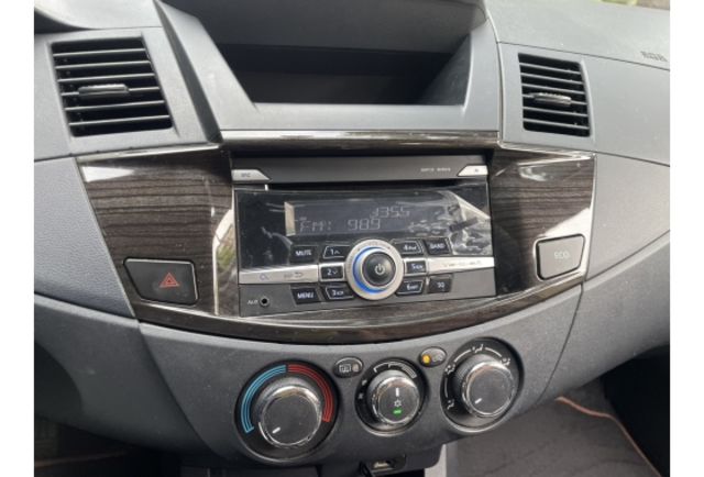 《原漆車 豪華型 SRSx2 皮椅 定速 中央冷氣 僅駛4萬多公里 原廠保養》【保證實車實照實價】如有不實~整輛車送給您  第14張相片