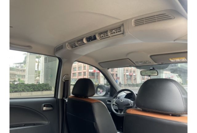 《原漆車 豪華型 SRSx2 皮椅 定速 中央冷氣 僅駛4萬多公里 原廠保養》【保證實車實照實價】如有不實~整輛車送給您  第17張相片