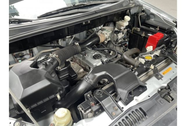 《原漆車 豪華型 SRSx2 皮椅 定速 中央冷氣 僅駛4萬多公里 原廠保養》【保證實車實照實價】如有不實~整輛車送給您  第18張相片