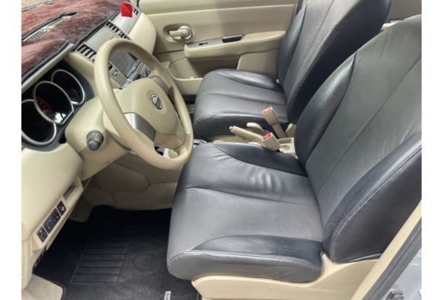 《原漆車 豪華型 皮椅 螢幕 僅駛4萬多公里》【保證實車實照實價】如有不實~整輛車送給您  第6張相片