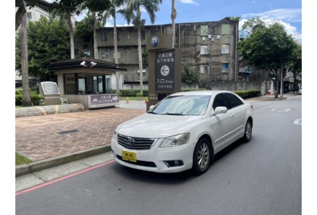 《全車原漆 自用一手車 豪華型 黑內裝 SRSx2 恆溫 定速 內外漂亮》【保證實車實照實價】如有不實~整輛車送給您  第1張相片