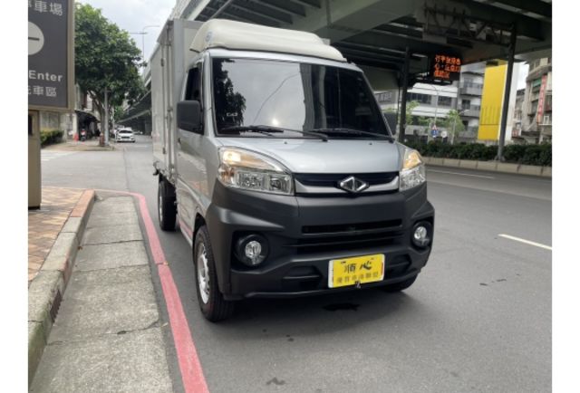 《原漆車 豪華型〈自排 A210  FRP高箱〉SRS 定速 盲點 僅駛7萬多公里》【保證實車實照實價】如有不實~整輛車送給您  第3張相片