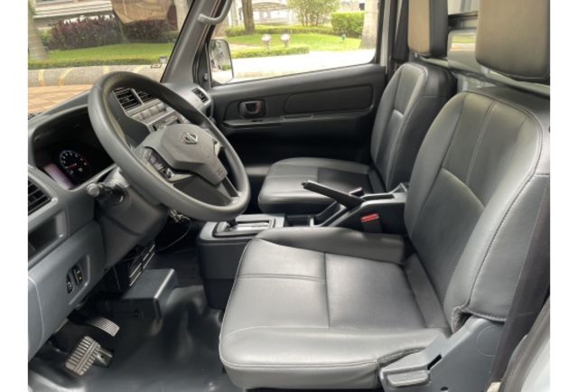 《原漆車 豪華型〈自排 A210  FRP高箱〉SRS 定速 盲點 僅駛7萬多公里》【保證實車實照實價】如有不實~整輛車送給您  第6張相片