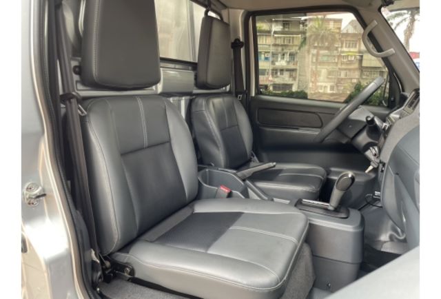 《原漆車 豪華型〈自排 A210  FRP高箱〉SRS 定速 盲點 僅駛7萬多公里》【保證實車實照實價】如有不實~整輛車送給您  第7張相片