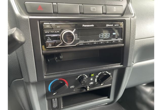 《原漆車 豪華型〈自排 A210  FRP高箱〉SRS 定速 盲點 僅駛7萬多公里》【保證實車實照實價】如有不實~整輛車送給您  第14張相片