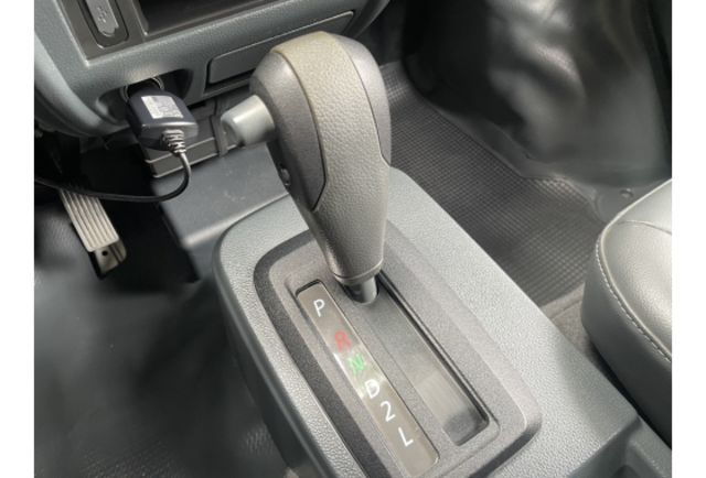 《原漆車 豪華型〈自排 A210  FRP高箱〉SRS 定速 盲點 僅駛7萬多公里》【保證實車實照實價】如有不實~整輛車送給您  第15張相片