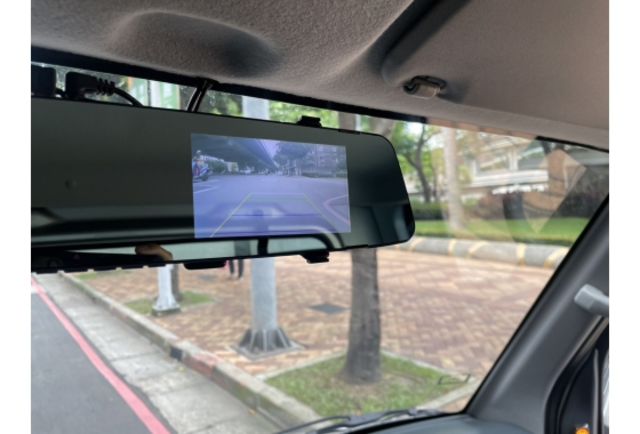 《原漆車 豪華型〈自排 A210  FRP高箱〉SRS 定速 盲點 僅駛7萬多公里》【保證實車實照實價】如有不實~整輛車送給您  第16張相片