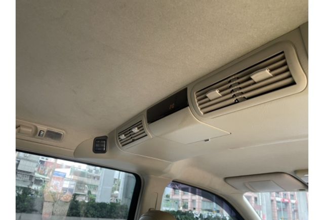 《原漆車 豪華型 正7人座 皮椅 安卓機 中央冷氣》【保證實車實照實價】如有不實~整輛車送給您  第16張相片