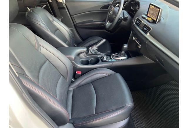 2015 Mazda 3  第9張相片