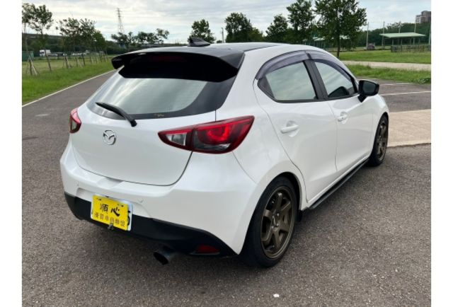 Mazda MAZDA2  第9張相片