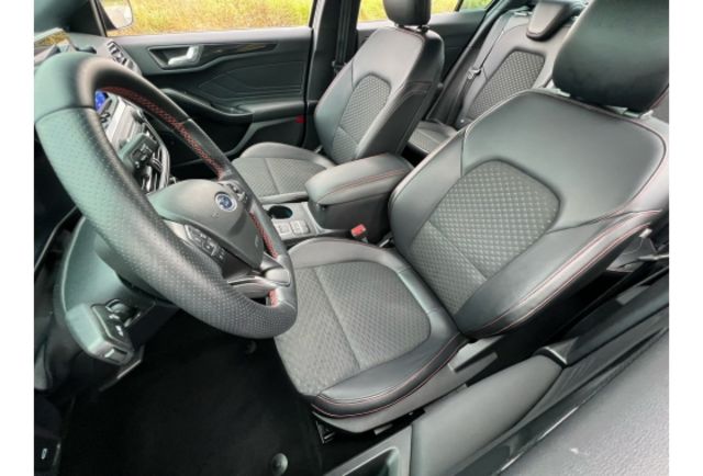 Ford FOCUS  第7張相片