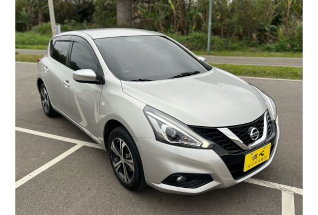 Nissan TIIDA  第1張相片