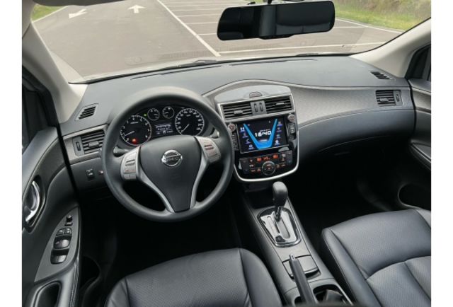 Nissan TIIDA  第7張相片