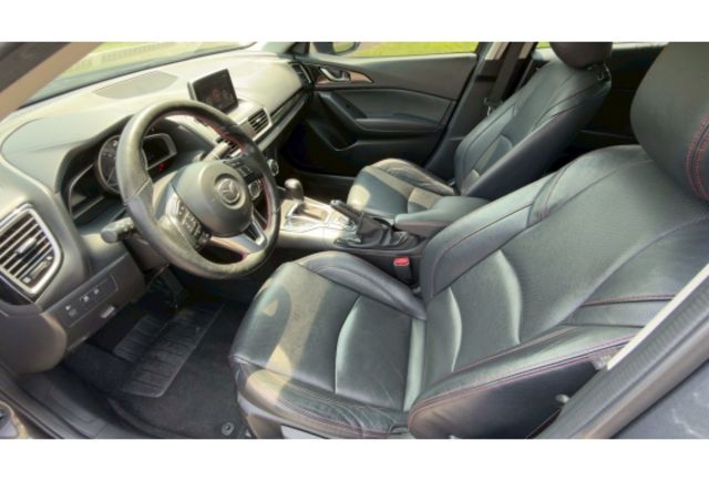 Mazda MAZDA3  第4張相片