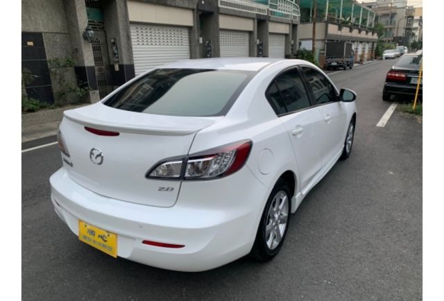 2.0天窗版 換檔播片 定速 方控鍵 雙安 電動後視 車況好 內裝美  第2張相片