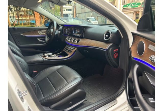 輝祥汽車 年輕款 2018年 E250  第9張相片