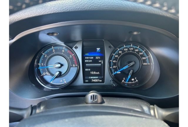 Toyota HILUX  第8張相片