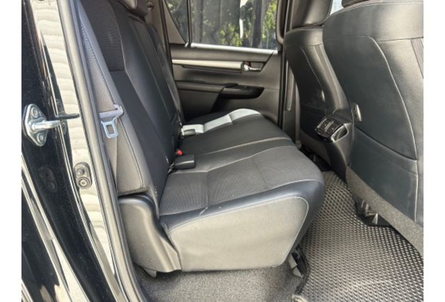 Toyota HILUX  第14張相片