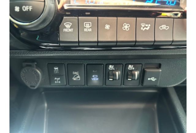 Toyota HILUX  第16張相片