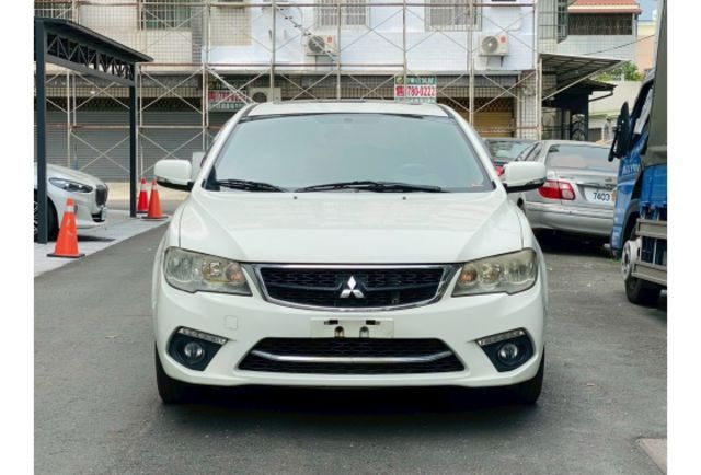 Mitsubishi LANCER  第2張相片