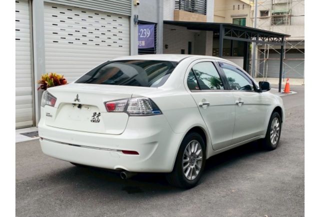 Mitsubishi LANCER  第3張相片