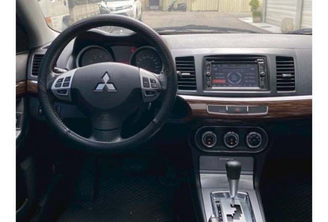 Mitsubishi LANCER  第9張相片