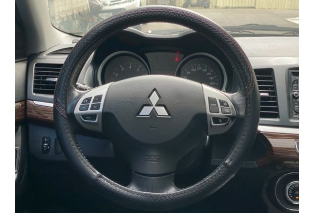 Mitsubishi LANCER  第10張相片