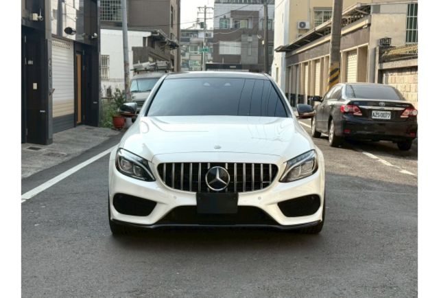 AMG 四驅 直通當派 閥門 氣壓懸吊 全景天窗 柏林之音 LED頭燈 全車摸門  第3張相片