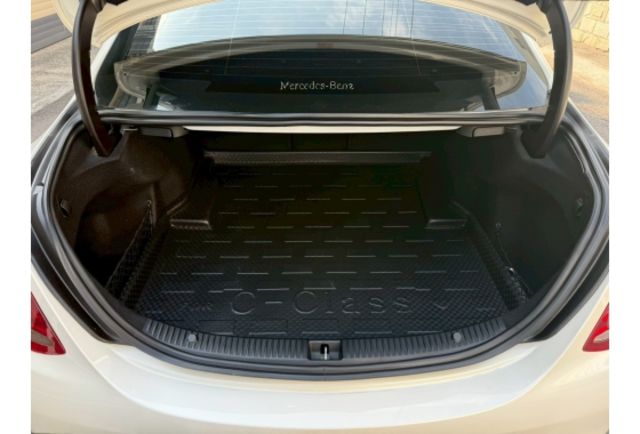 AMG 四驅 直通當派 閥門 氣壓懸吊 全景天窗 柏林之音 LED頭燈 全車摸門  第16張相片