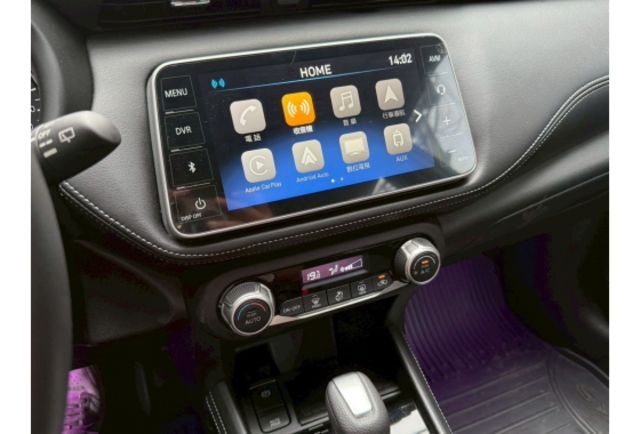 照地燈 空力套件 JBL音響 氣氛燈 Carplay I-KEY 盲點 胎壓偵測 ISOFIX  第8張相片