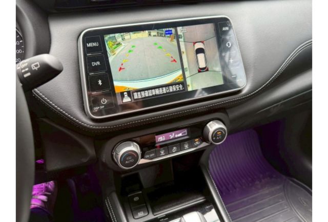 照地燈 空力套件 JBL音響 氣氛燈 Carplay I-KEY 盲點 胎壓偵測 ISOFIX  第9張相片