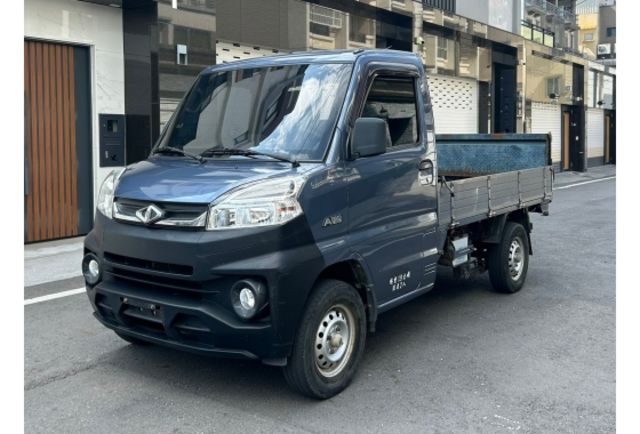 升降尾門｜胎壓偵測｜方向盤快控鍵  第1張相片