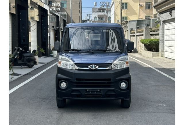 升降尾門｜胎壓偵測｜方向盤快控鍵  第2張相片