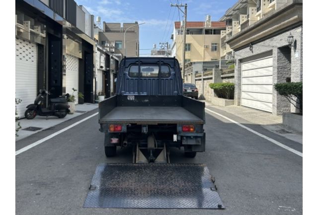 升降尾門｜胎壓偵測｜方向盤快控鍵  第5張相片