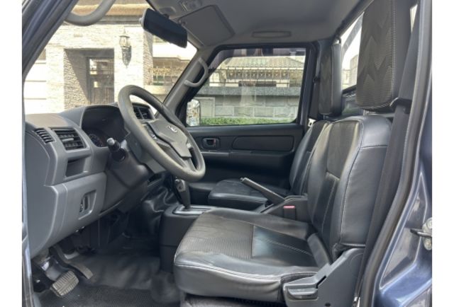 升降尾門｜胎壓偵測｜方向盤快控鍵  第8張相片