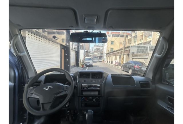 升降尾門｜胎壓偵測｜方向盤快控鍵  第9張相片