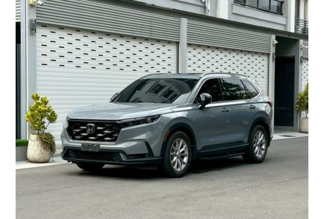 無線充電板/CarPlay｜BOSE音響｜全景天窗｜環景｜腳踢電尾門  第1張相片