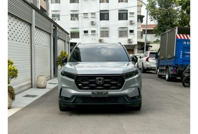 無線充電板/CarPlay｜BOSE音響｜全景天窗｜環景｜腳踢電尾門  第3張相片