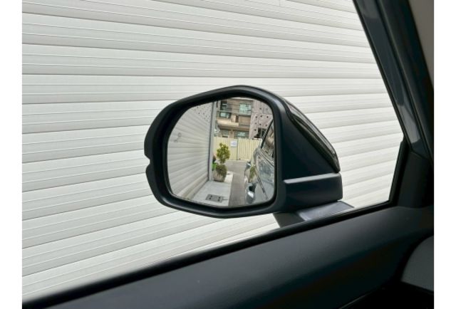 無線充電板/CarPlay｜BOSE音響｜全景天窗｜環景｜腳踢電尾門  第15張相片