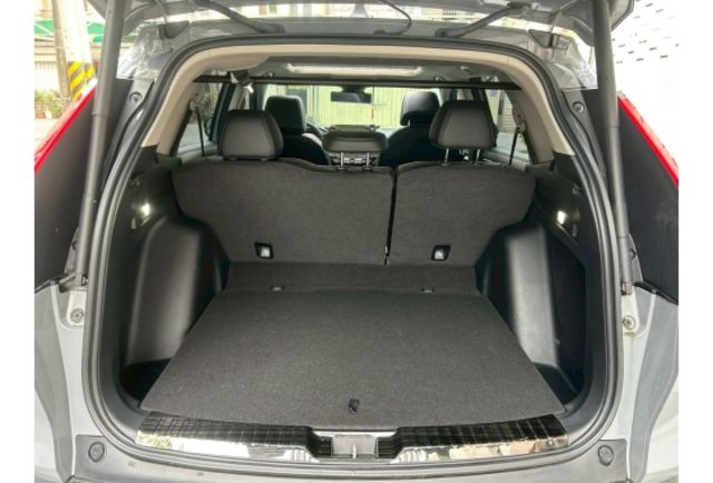 無線充電板/CarPlay｜BOSE音響｜全景天窗｜環景｜腳踢電尾門  第18張相片