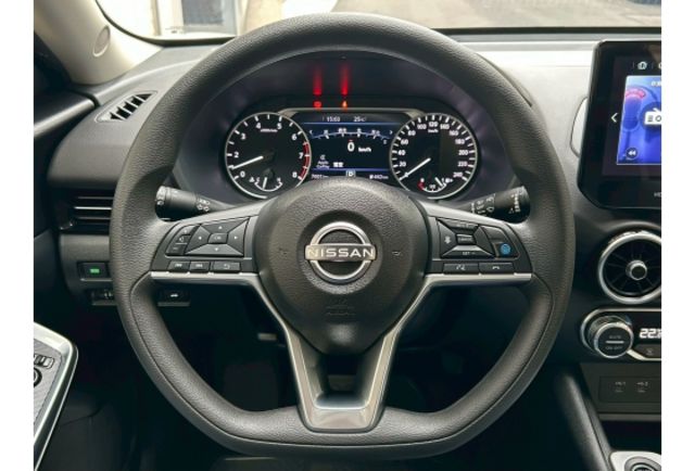 Nissan SENTRA  第11張相片