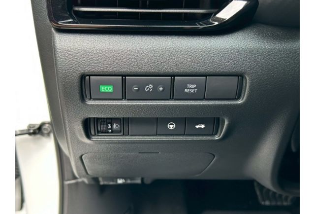 Nissan SENTRA  第13張相片