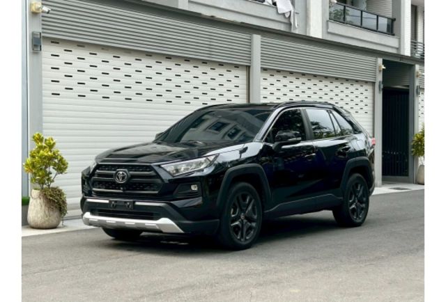 4WD｜全景天窗｜全數位儀表｜環景｜盲點｜CarPlay  第1張相片